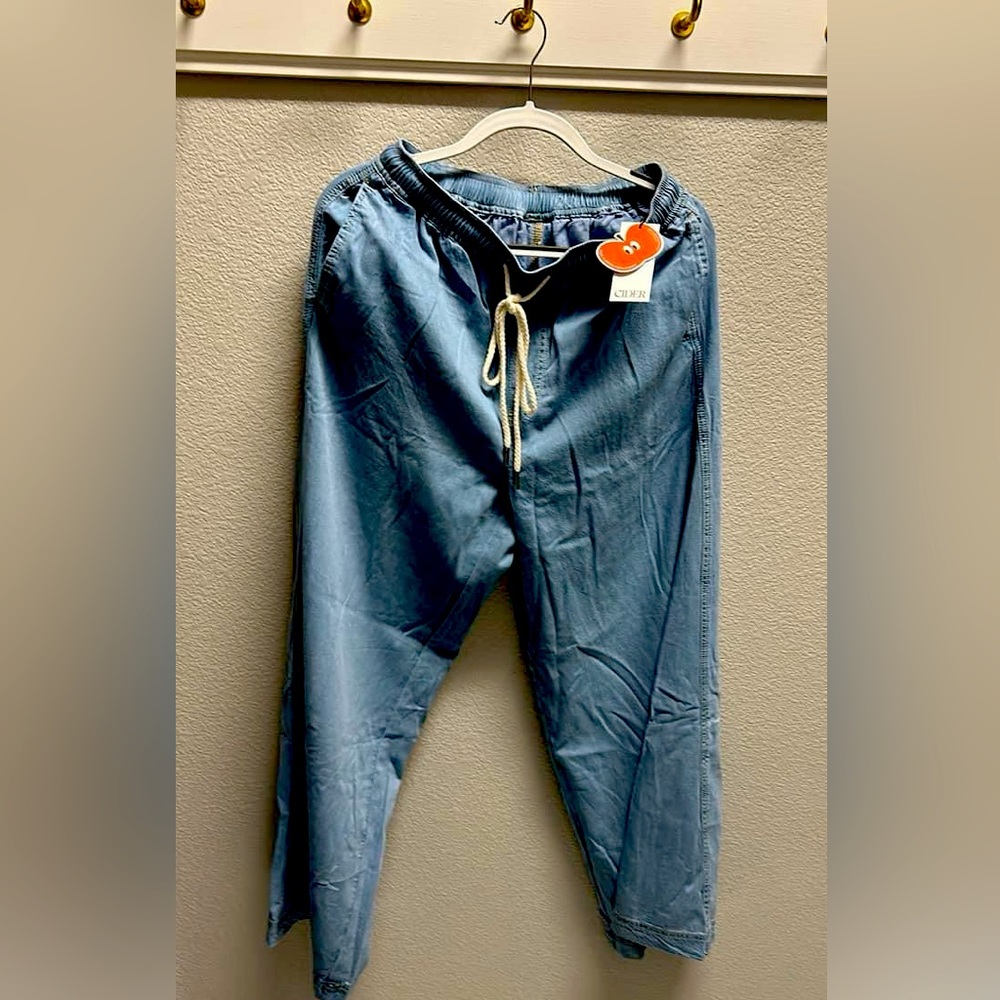 Purchased from Cider. Size M. Too big for me. $25